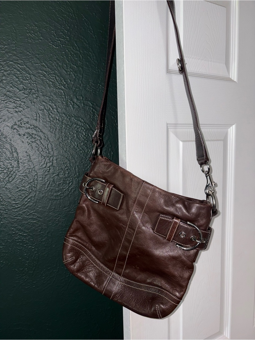 Men's Brown Leather Crossbody Shoulder Bag - Classic Everyday Carry